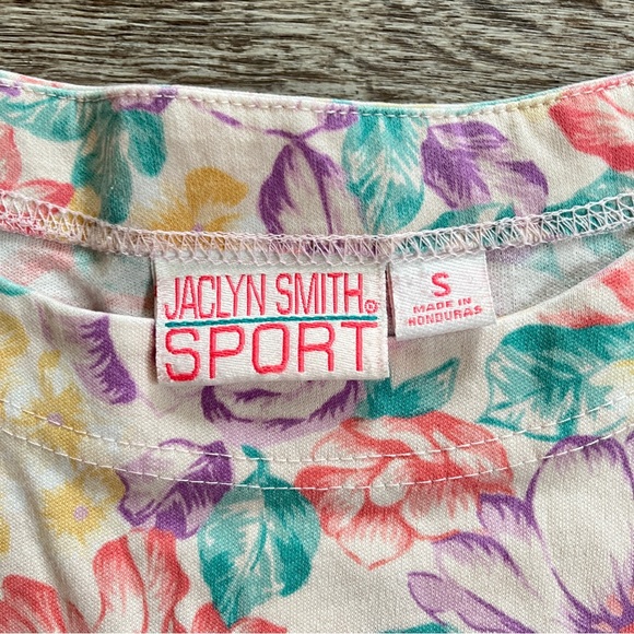 Vintage Pastel Floral Scoop Neck T-Shirt - Picture 9 of 13